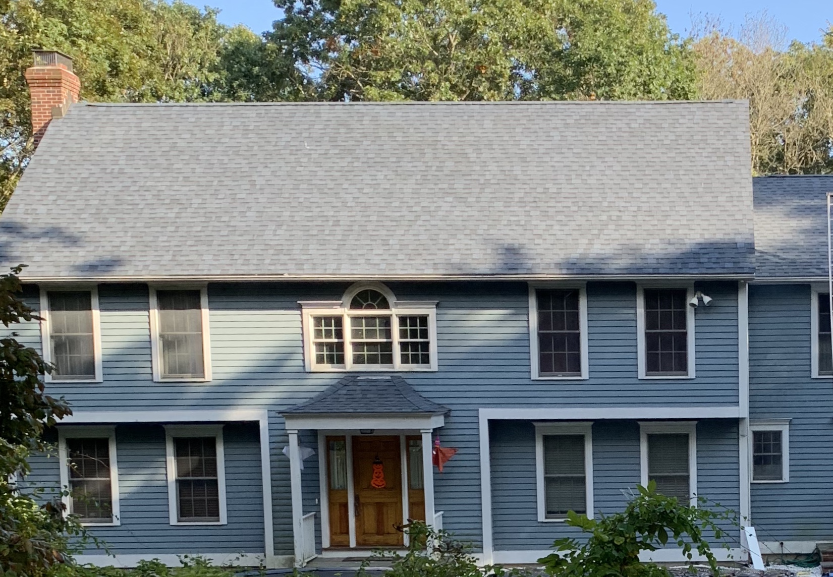 Upgrade Your Home with a Perfect Match: How We Coordinate Siding and Roof Colors